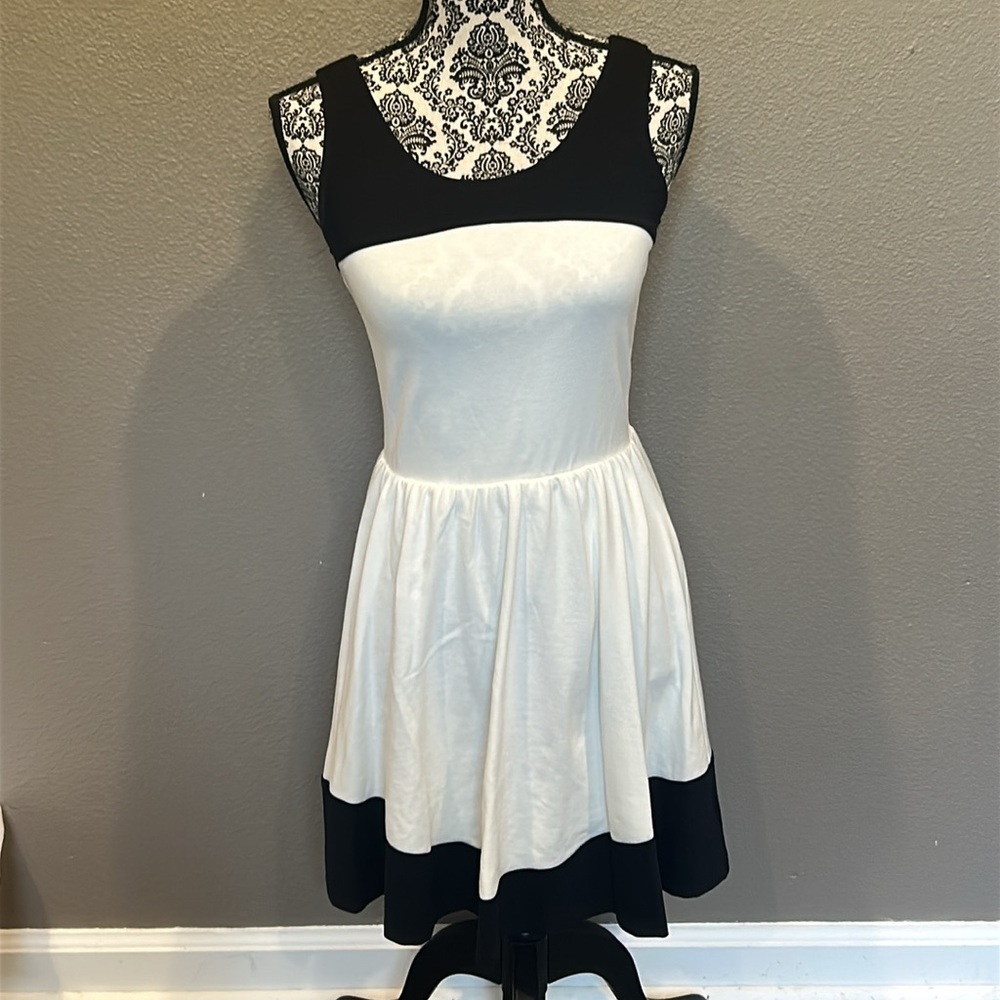 NWT Saks red label dress size S/P
